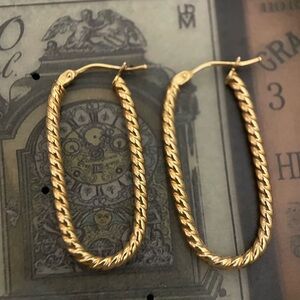 NEW 10kt solid gold twisted textured elongated hoop earrings 1.25” made in Italy